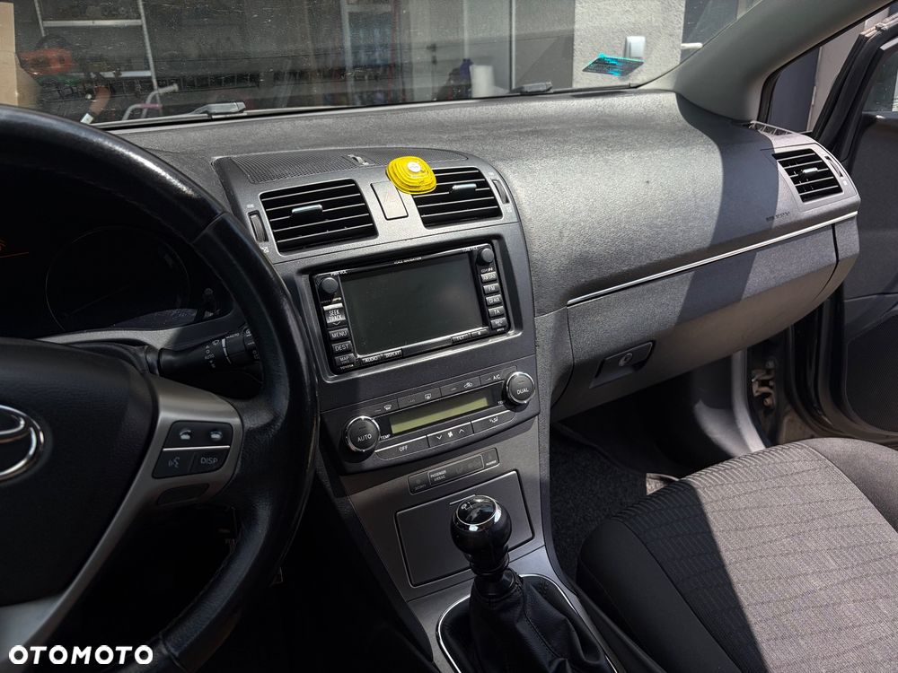 Toyota Avensis 2.0 D-4D Sol - 11