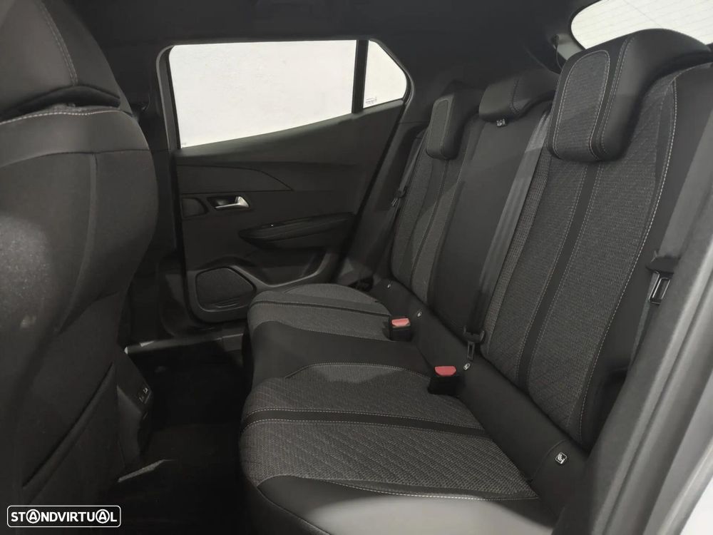 Peugeot e-2008 54 kWh Allure - 6