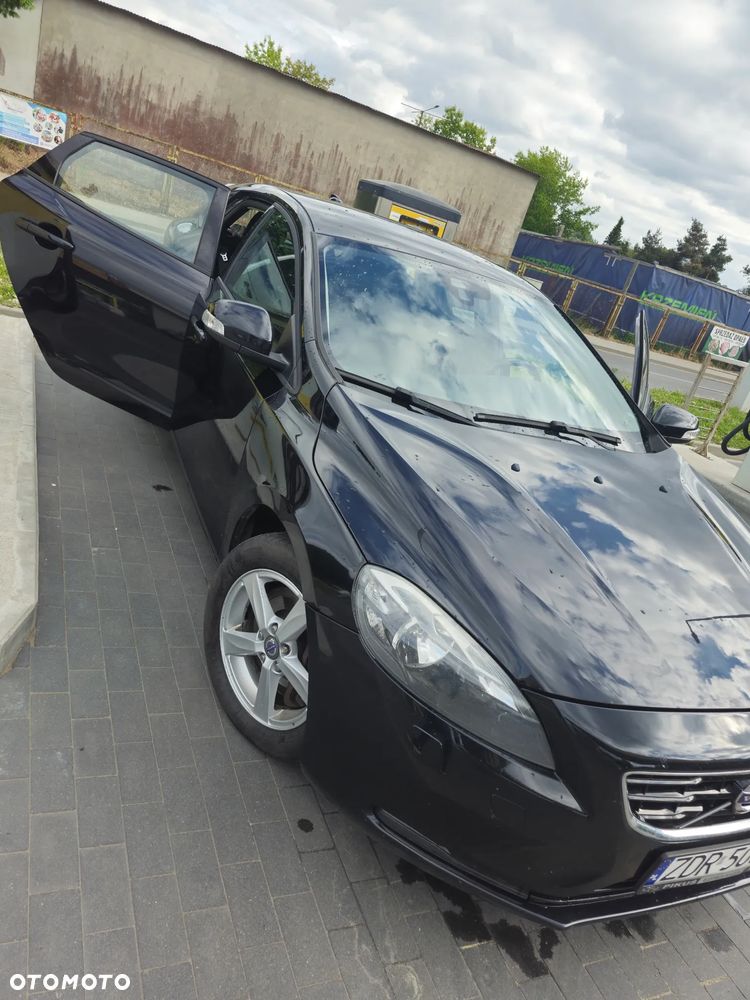 Volvo V40 D3 Momentum - 9