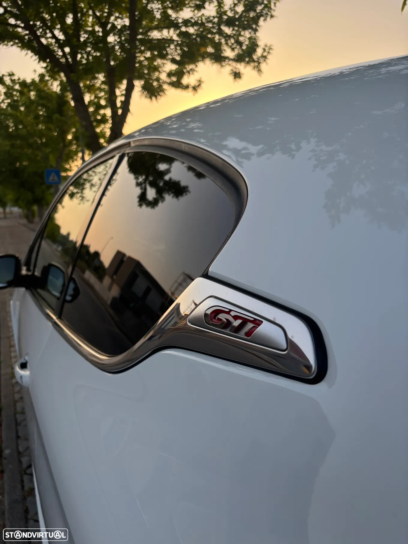 Peugeot 208 1.6 THP GTi - 16