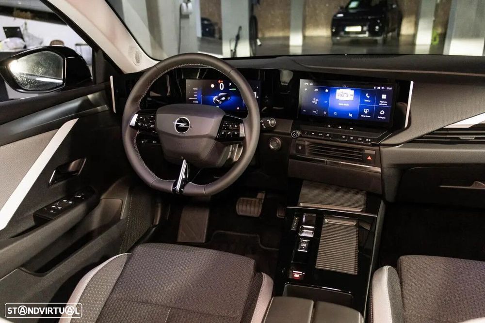 Opel Astra Sports Tourer - 20