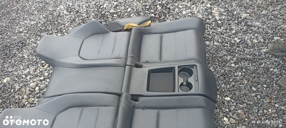 MERCEDES W207 AMG KANAPA TYLNA SKÓRA CZARNA BIAŁA NIĆ - 4