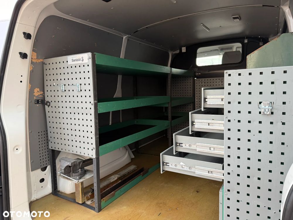 Volkswagen Transporter T5 Warsztat L1H1 - 16