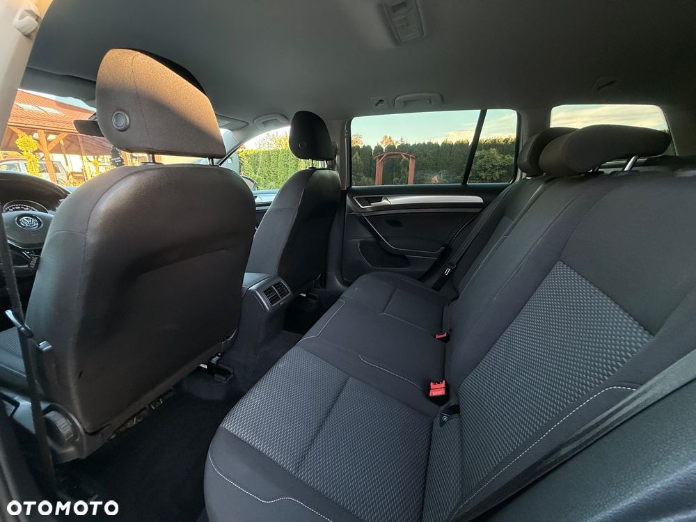 Volkswagen Golf - 18