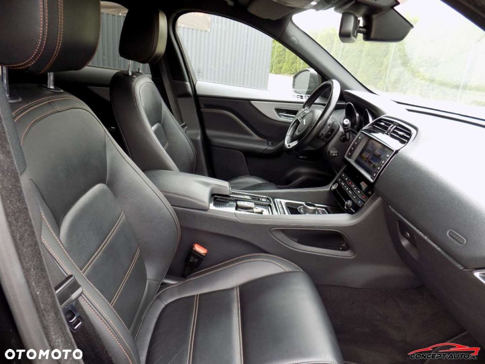 Jaguar F-Pace - 25