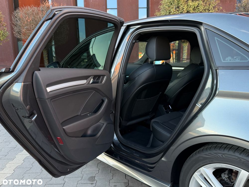 Audi A3 Limousine 30 TFSI S tronic sport - 33