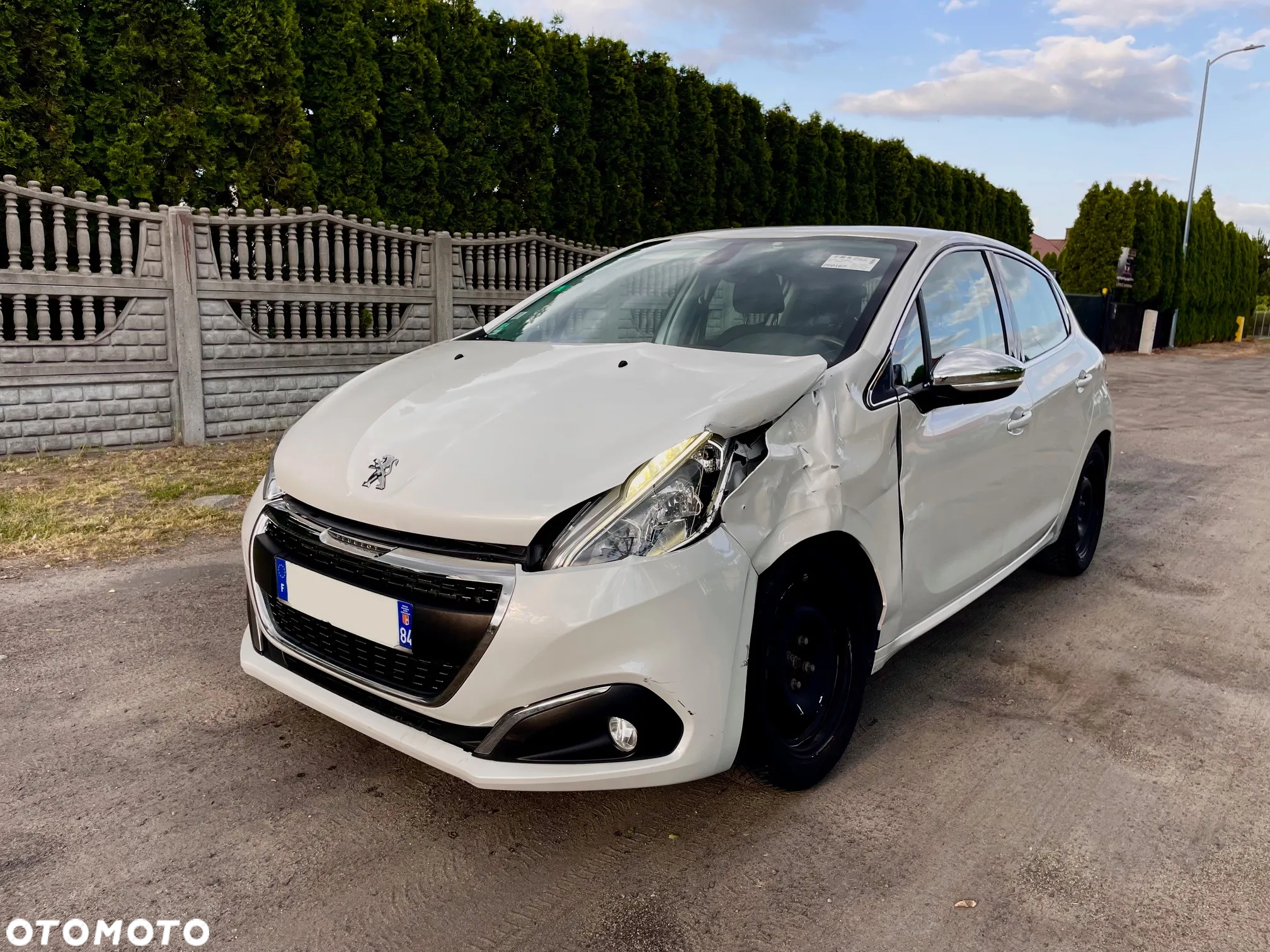 Peugeot 208 - 5
