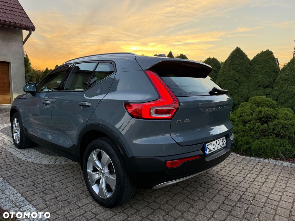 Volvo XC 40 T3 Momentum Pro - 2
