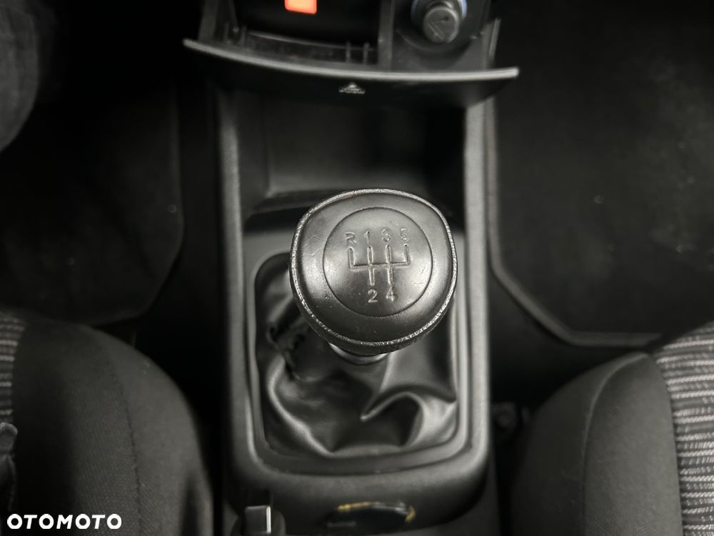 Kia Ceed - 32