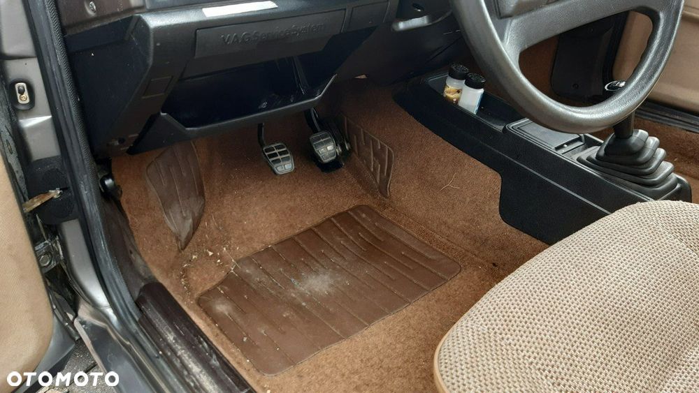 Volkswagen Passat - 15