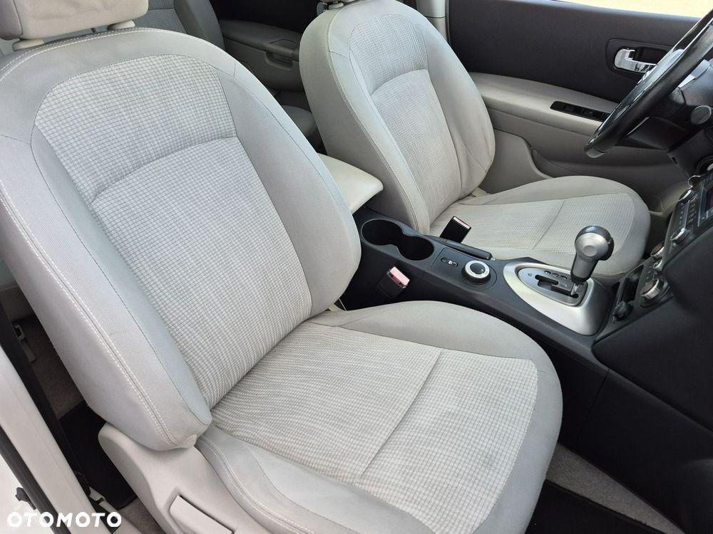 Nissan Qashqai+2 - 22