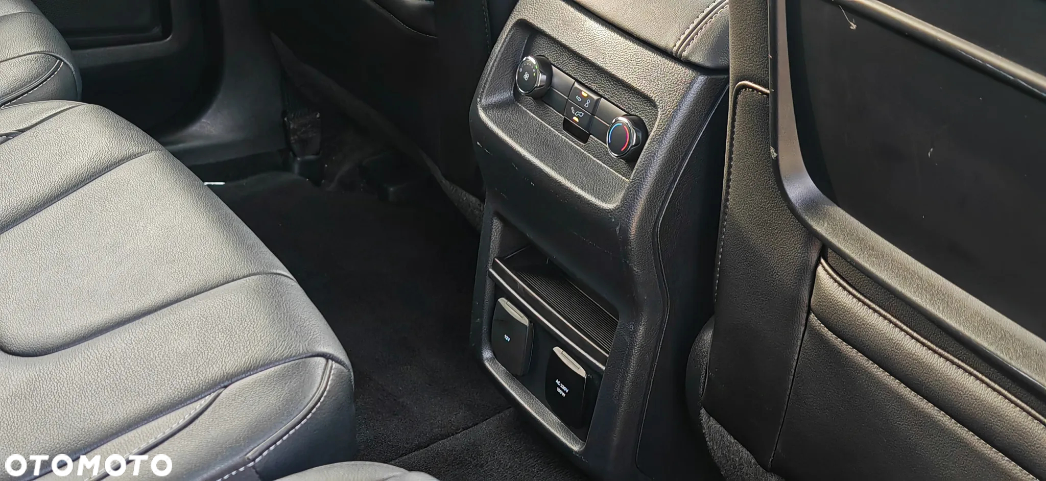 Ford S-Max 2.0 EcoBlue Titanium - 19