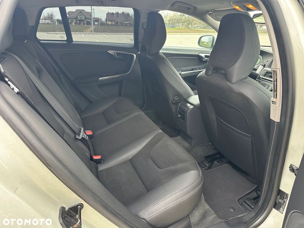Volvo V60 D3 Edition - 11