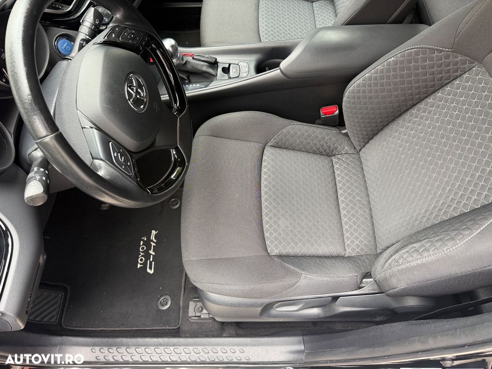 Toyota C-HR Lounge - 30