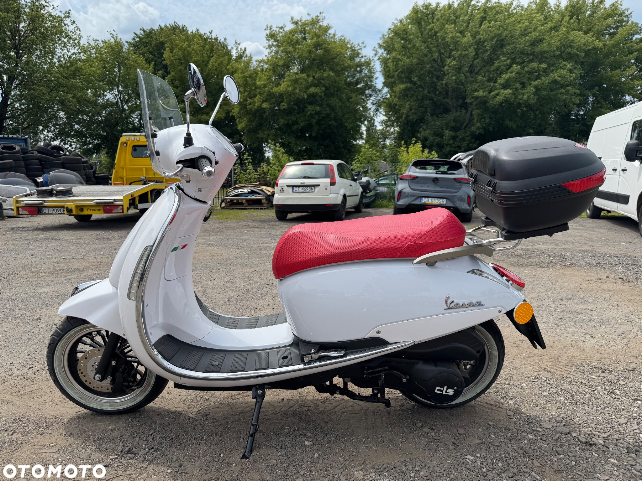 Piaggio Vespa - 2