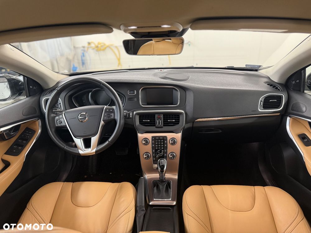 Volvo V40 Cross Country T3 Drive-E Dynamic Edition - 22