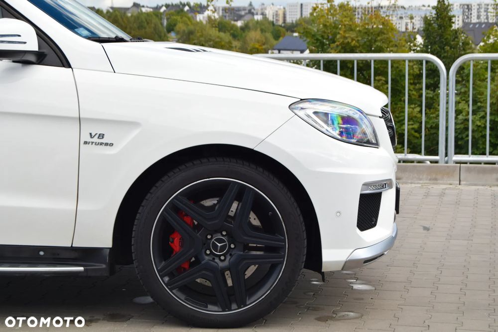 Mercedes-Benz ML 63 AMG 4Matic AMG SPEEDSHIFT 7G-TRONIC AMG Performance Package - 12