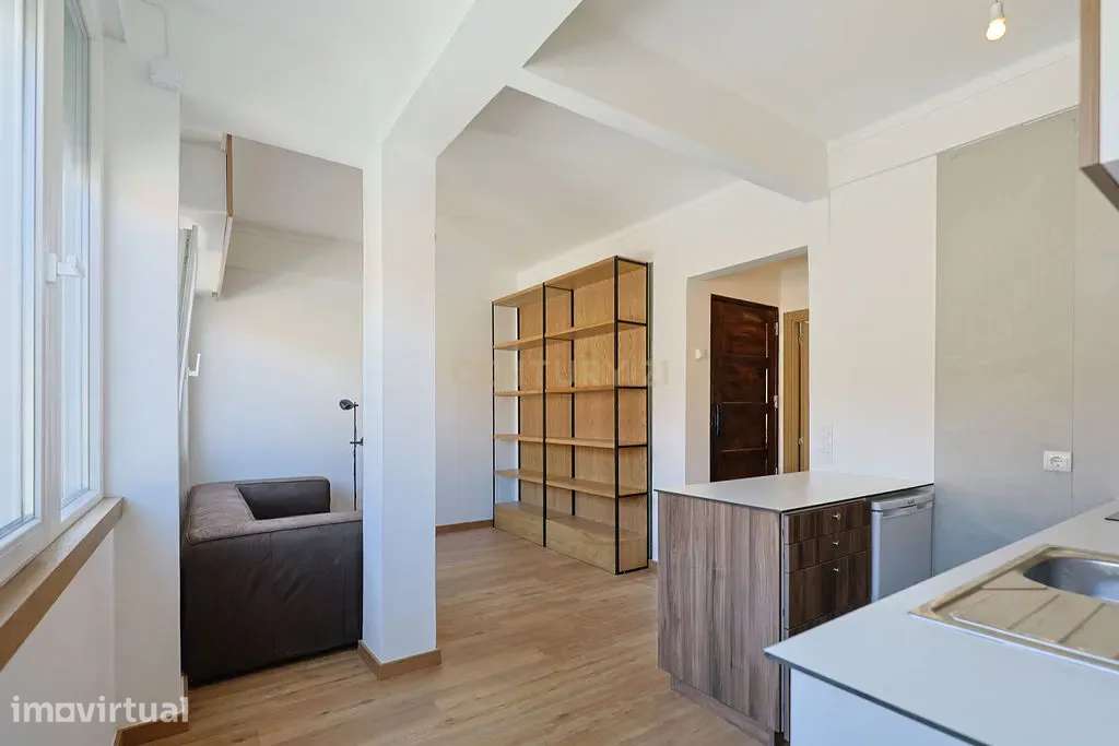 Apartamento T1 remodelado na Trafaria - Grande imagem: 2/19