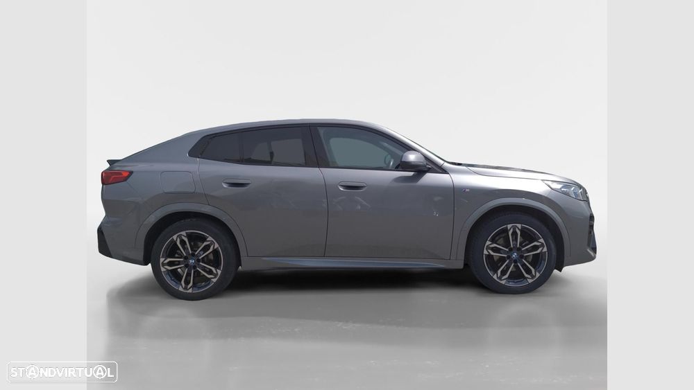 BMW X2 sDrive18d Pack Desportivo M - 5