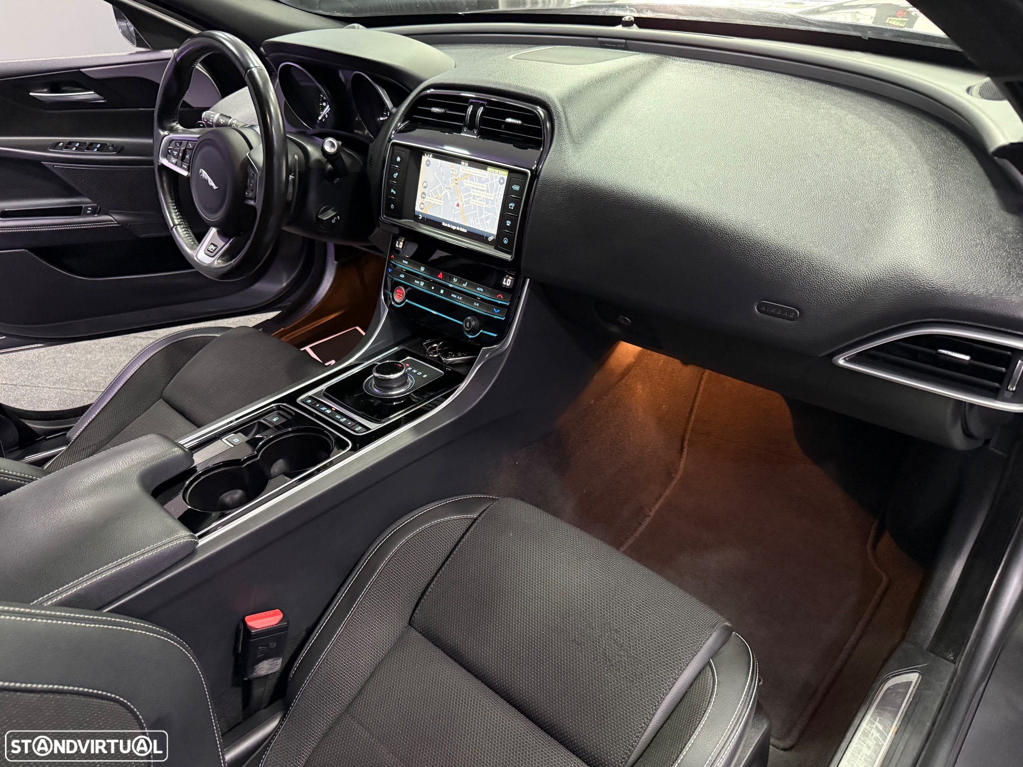 Jaguar XE 2.0 D R-Sport Aut. - 29
