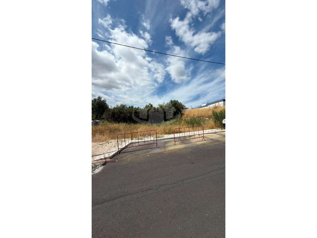 Terreno com 350 m² no Bairro da Bela Vista em Frielas - Grande imagem: 2/9