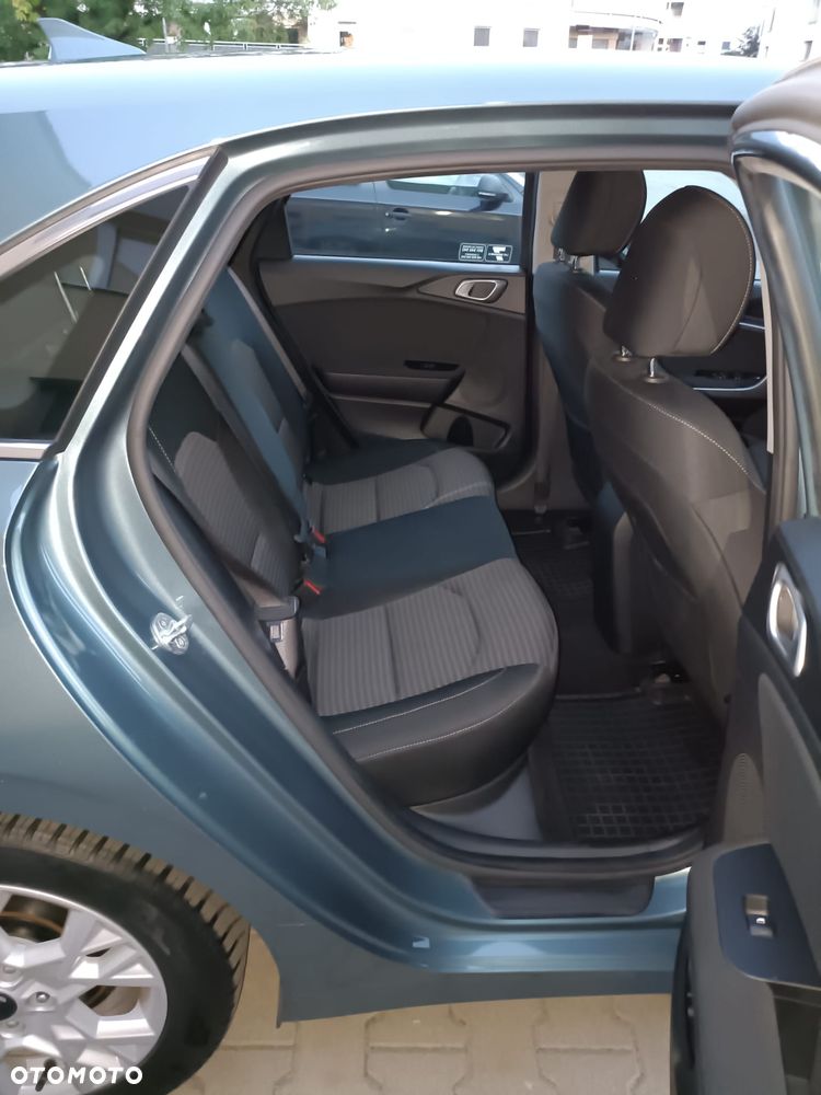 Kia Ceed - 4