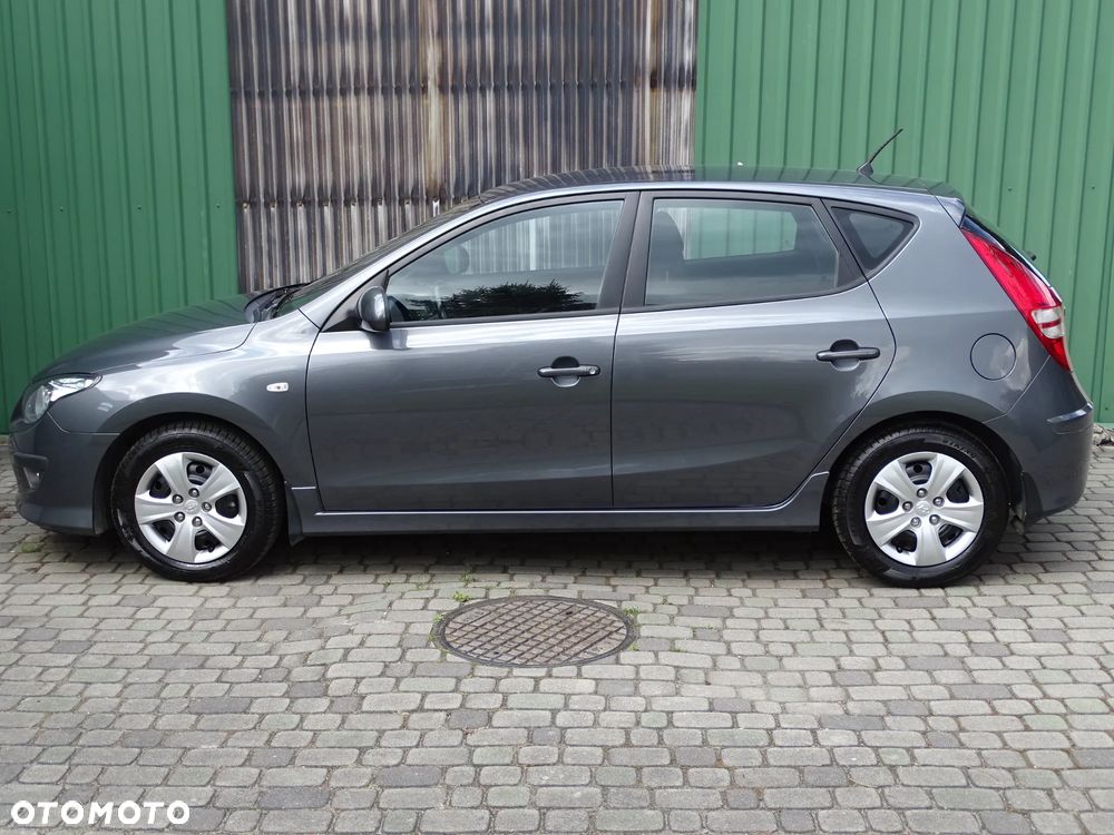 Hyundai i30 1.4 Classic + - 28