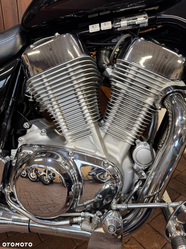 Suzuki Intruder - 17