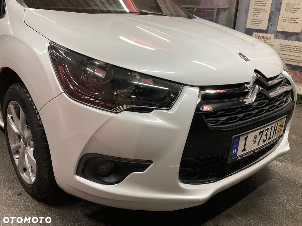 Citroën DS4 1.6 HDi SoChic - 10