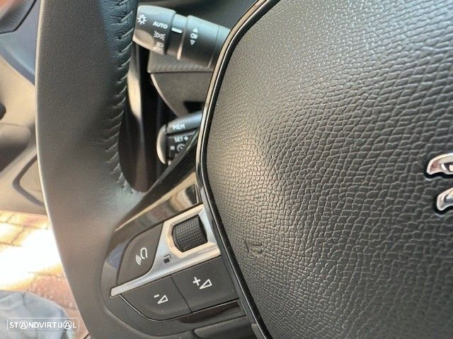 Peugeot 208 1.2 PureTech Allure - 10