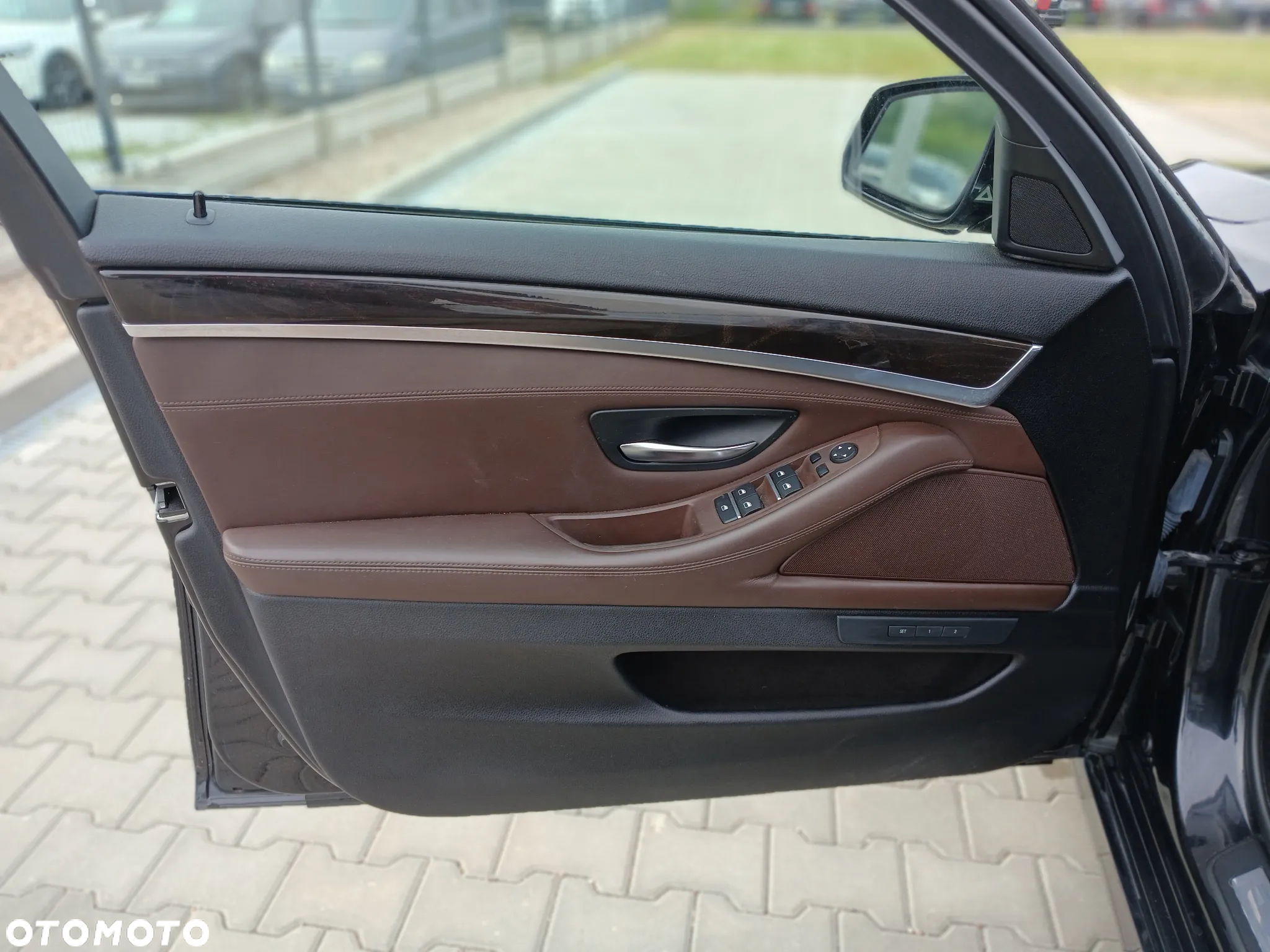 BMW Seria 5 528i xDrive Luxury Line - 22