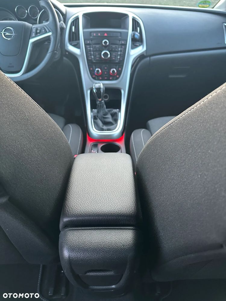 Opel Astra 1.4 Turbo - 17