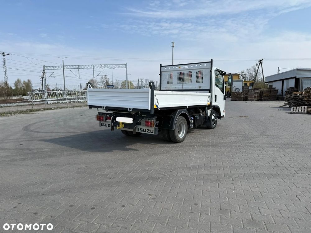 Isuzu N1R - 5