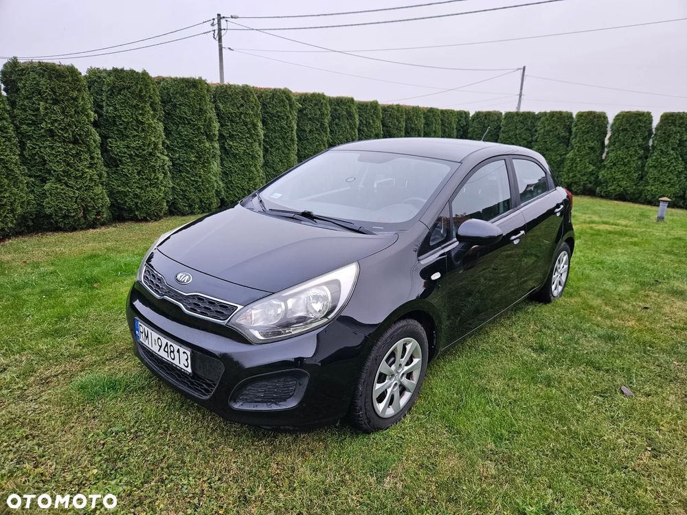 Kia Rio 1.2 L - 1