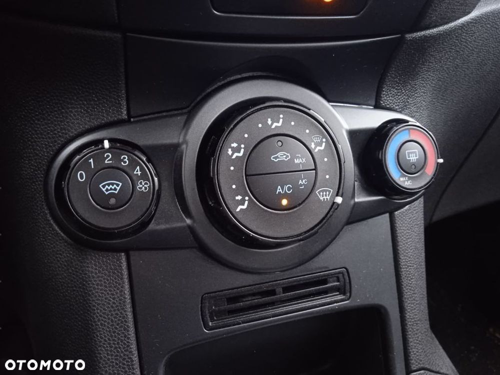 Ford Fiesta 1.0 EcoBoost Gold X EU6 - 21