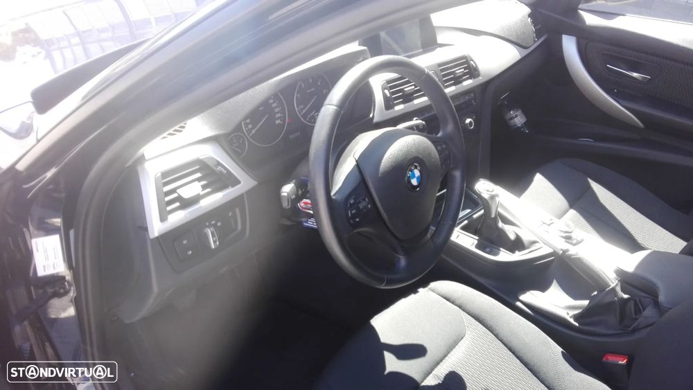 BMW 318 d Touring Navigation - 8