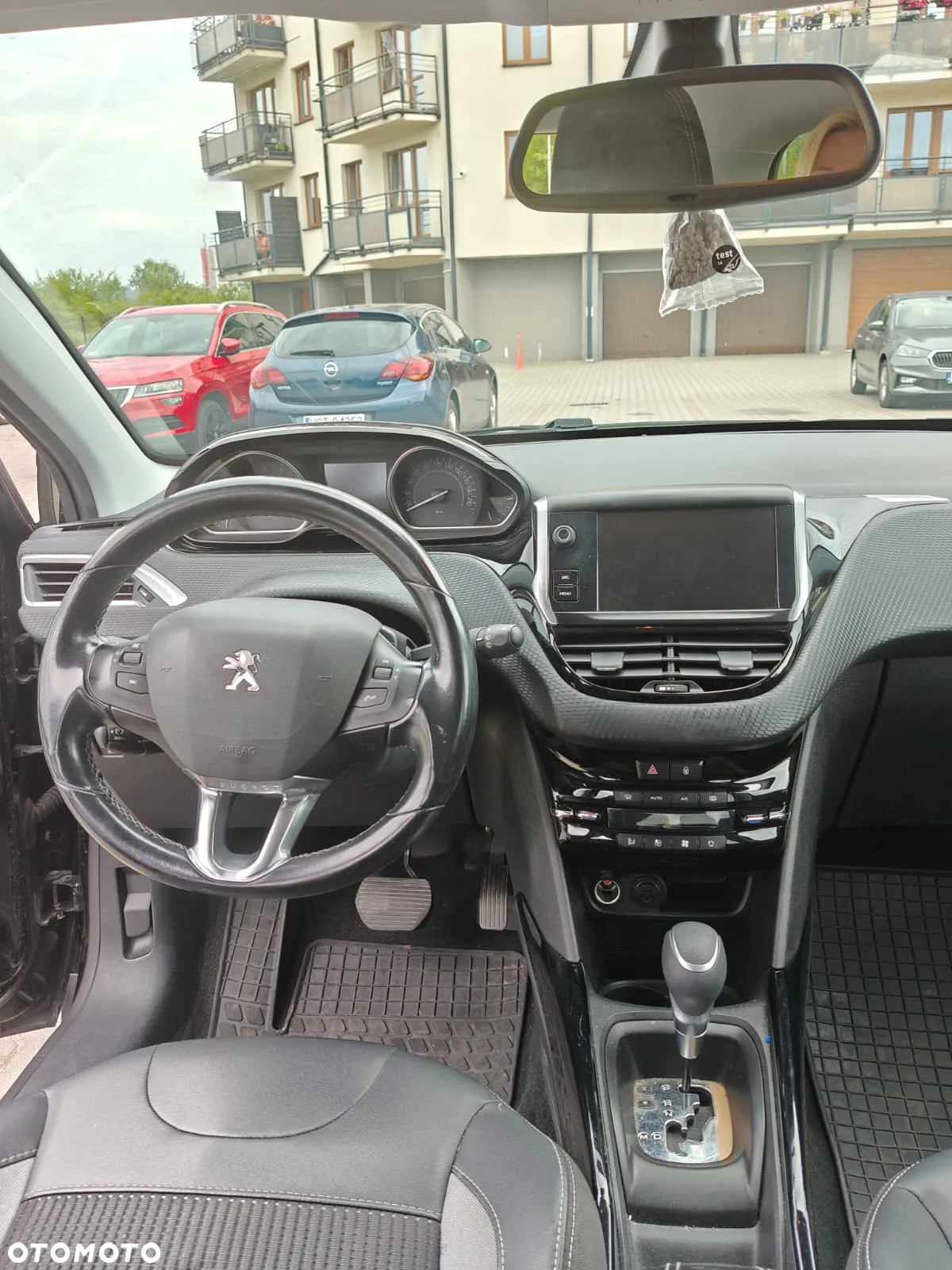 Peugeot 2008 1.2 Pure Tech Allure S&S EAT6 - 5
