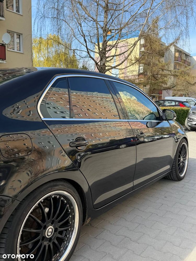 Volkswagen Jetta 2.0 FSI Comfortline - 23