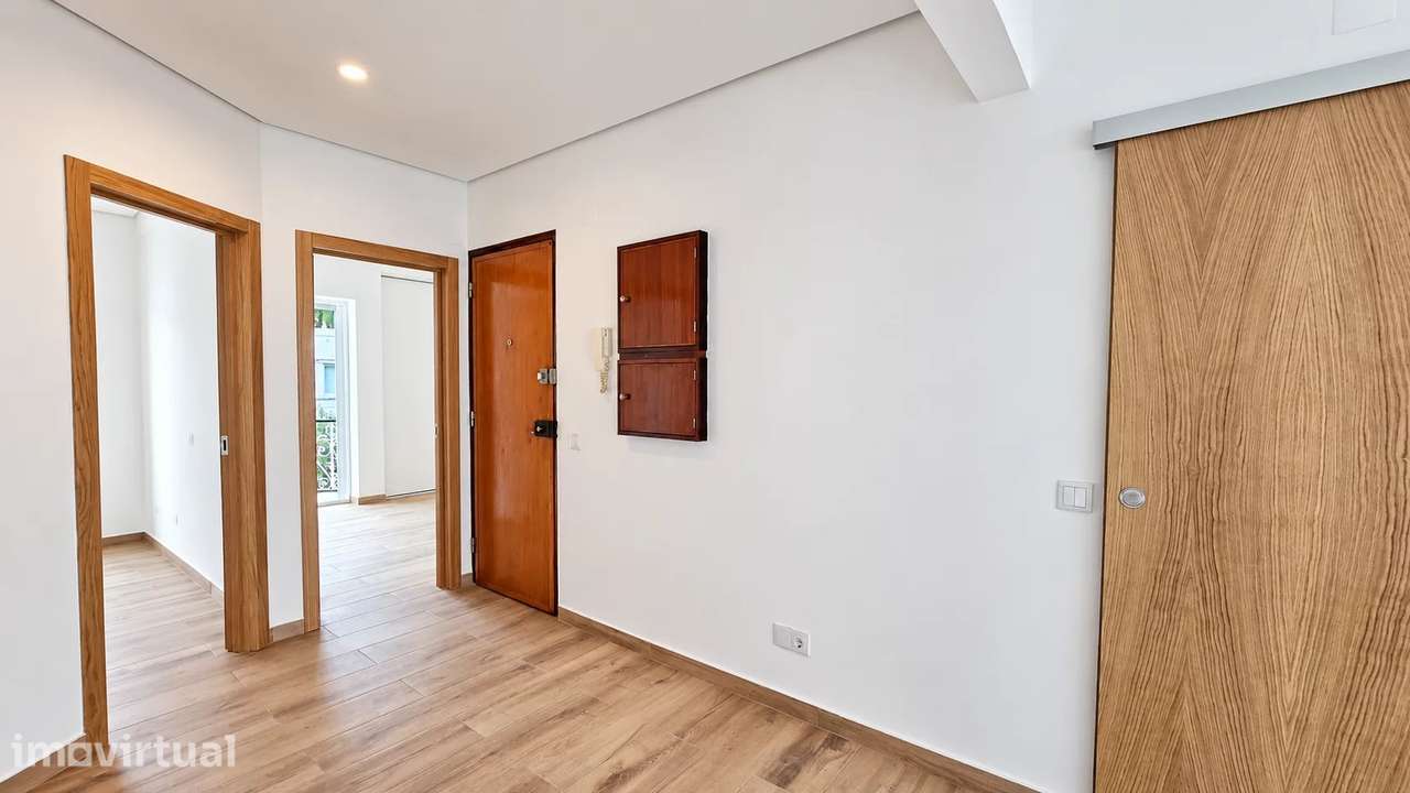T2 renovado com suite e ar condicionado no centro de Tavira - Grande imagem: 5/21
