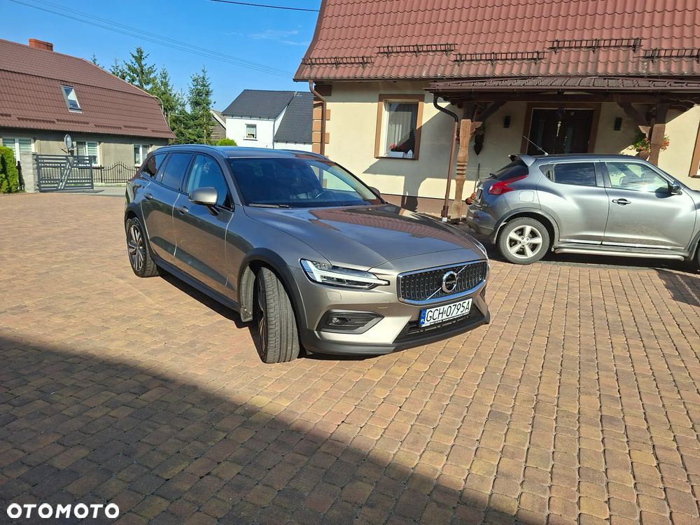 Volvo V60 Cross Country B4 D AWD Geartronic Pro - 2