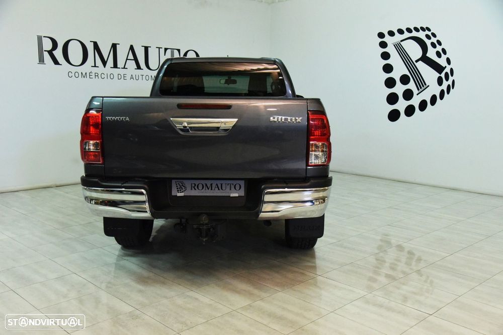 Toyota Hilux - 8