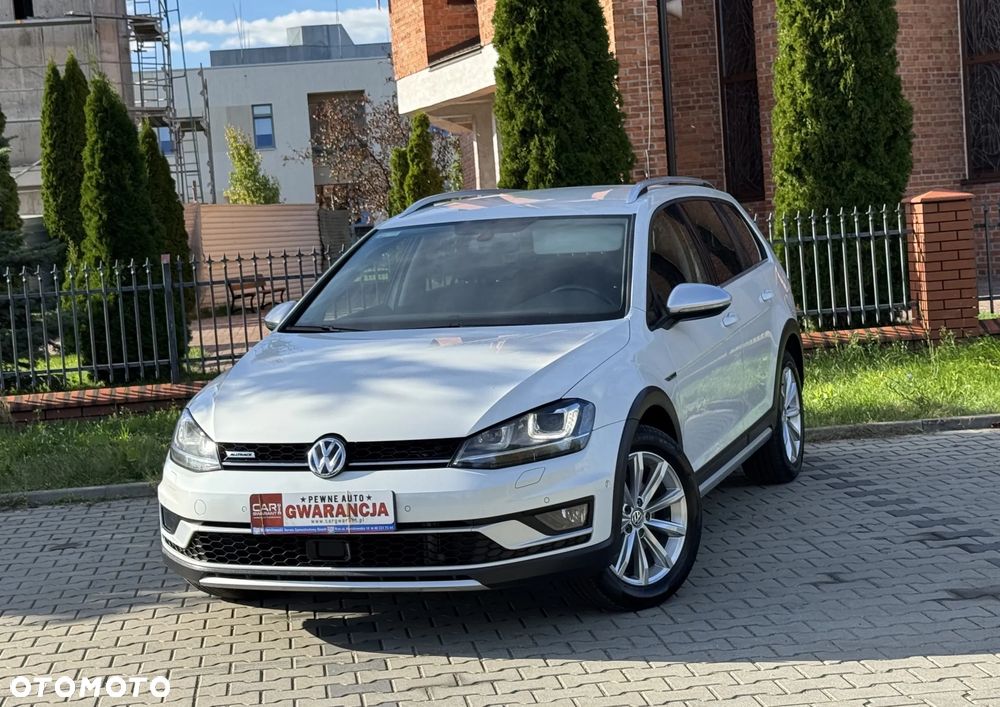 Volkswagen Golf - 1