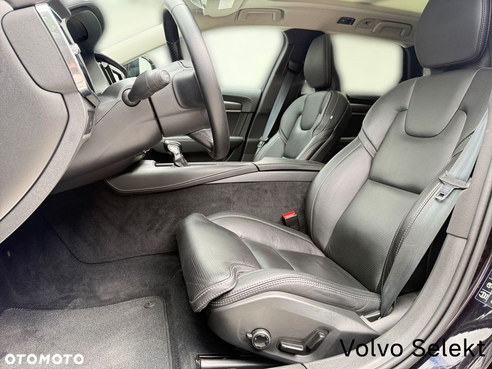 Volvo V90 Cross Country - 12