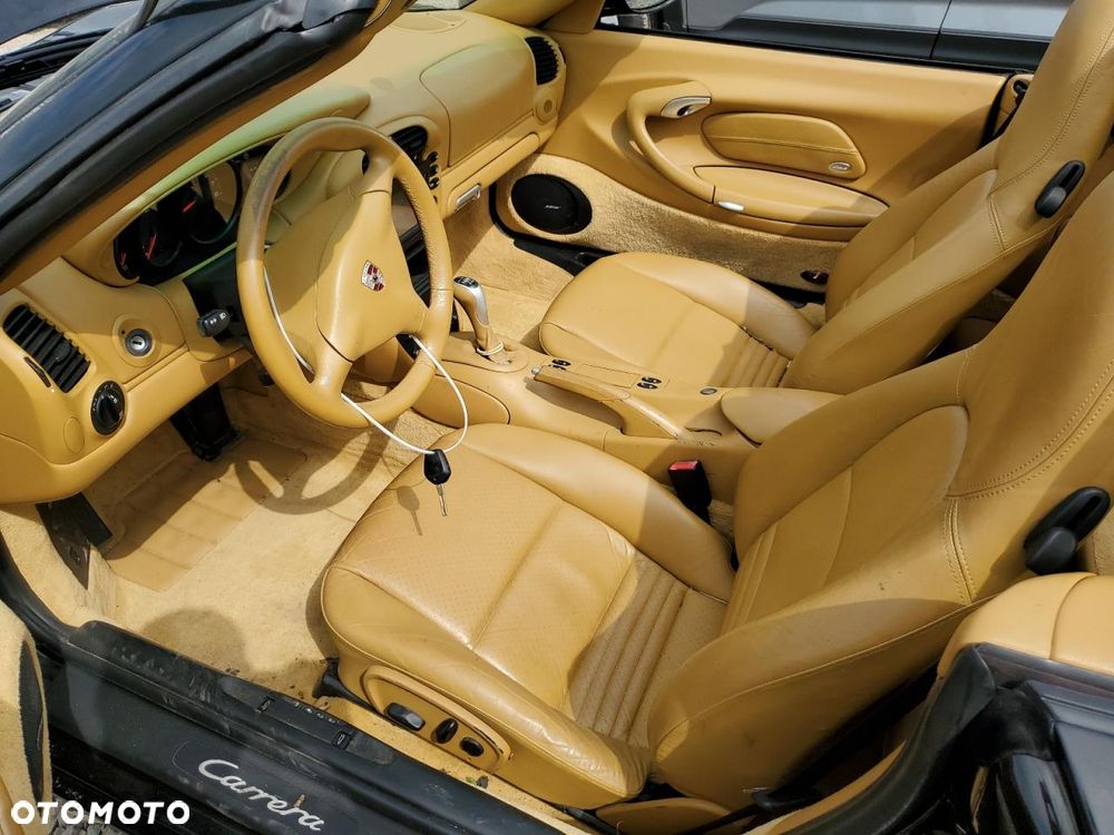 Porsche 911 Carrera - 26