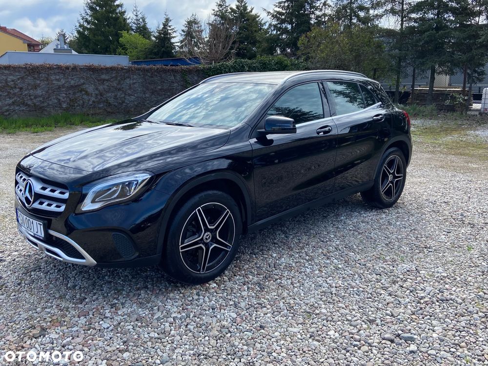 Mercedes-Benz GLA - 2