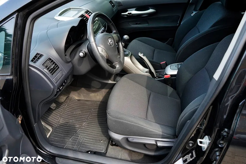 Toyota Auris 1.4 D-4D - 16
