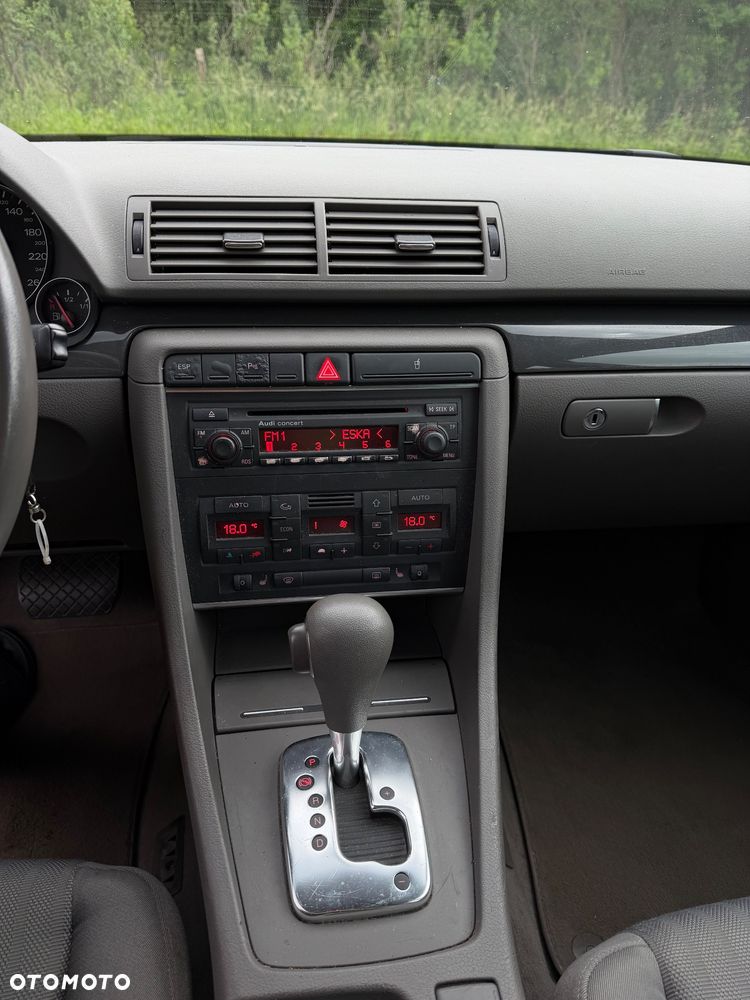 Audi A4 Limousine 2.0 FSI - 14