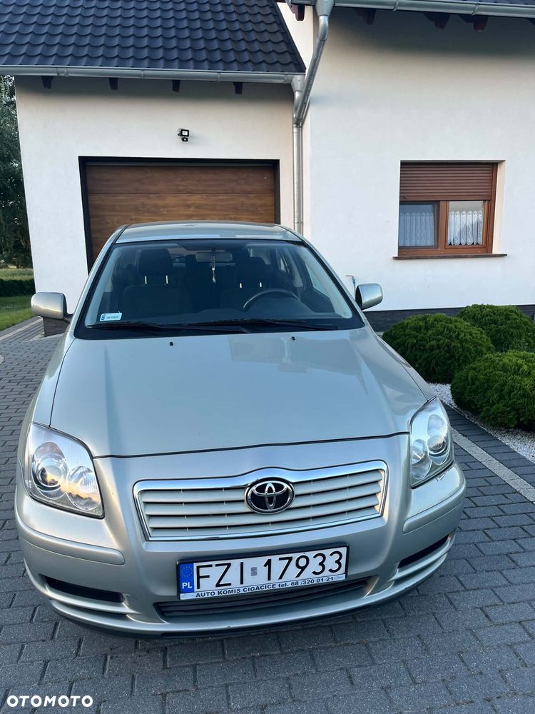Toyota Avensis - 3