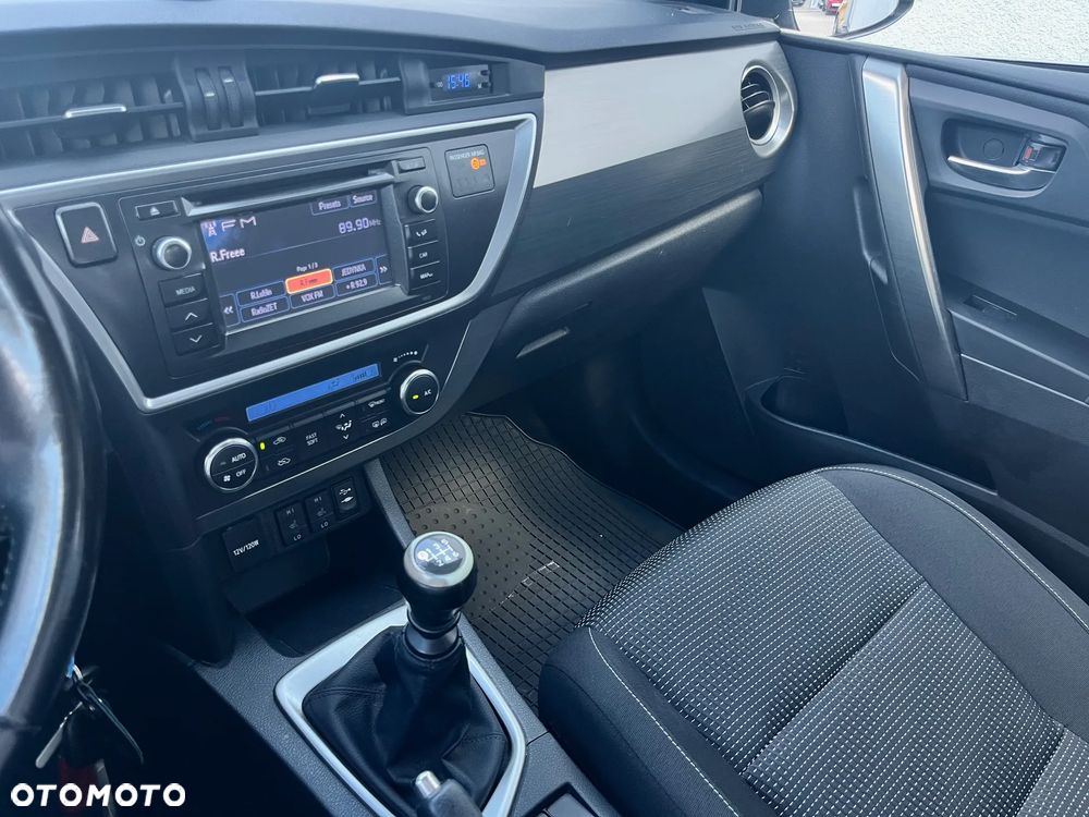 Toyota Auris - 16