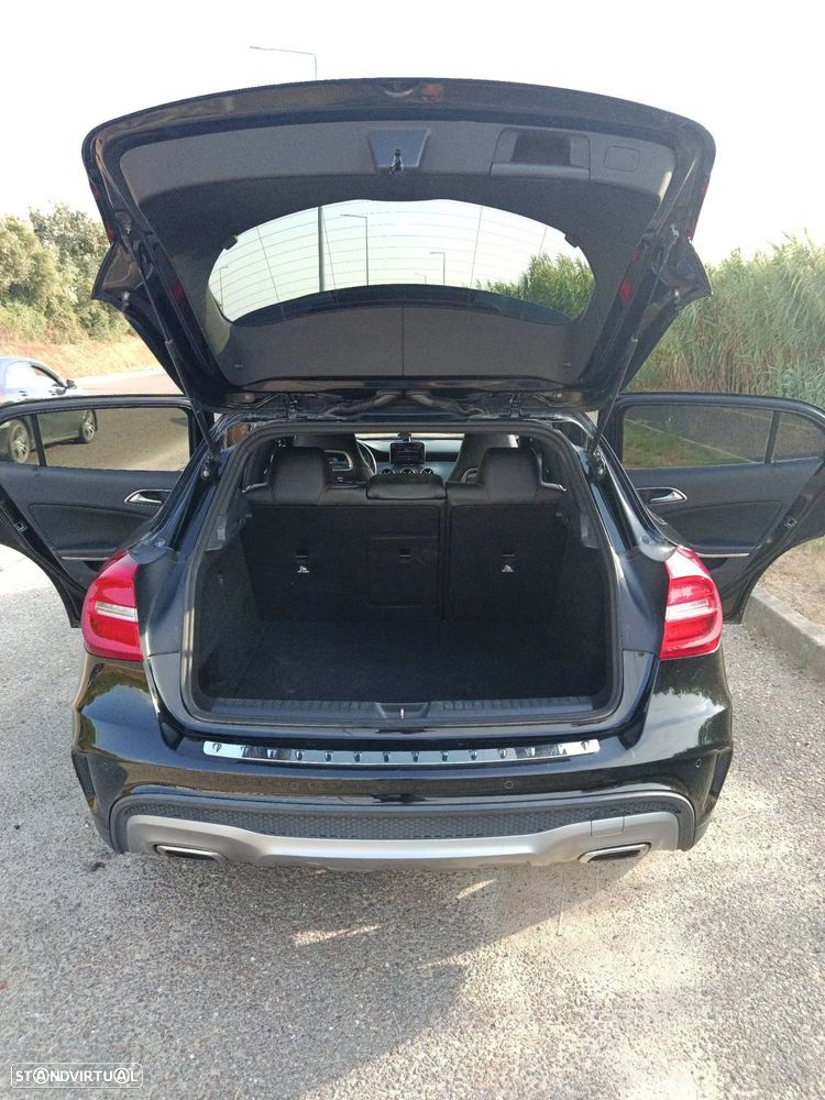 Mercedes-Benz GLA 200 d AMG Line - 11